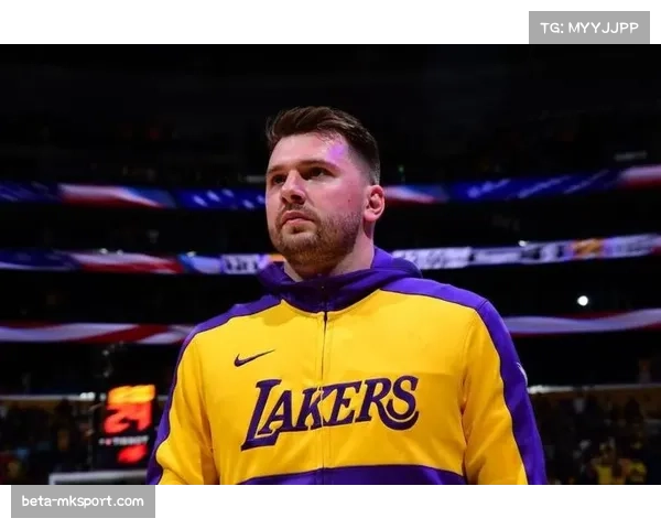 优秀球员东契奇战鹈鹕献34分12篮板全面表现 优秀球员东契奇战鹈鹕献34分12篮板全面表现